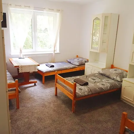 Tanie Pokoj Nr 7 1-4 Osobowy Z Lazienka Na Korytarzu Apartmán *